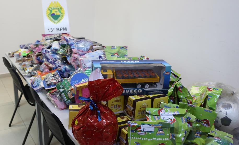 PM arrecada mais de 300 brinquedos e entrega para crianças de diversos bairros de Curitiba
