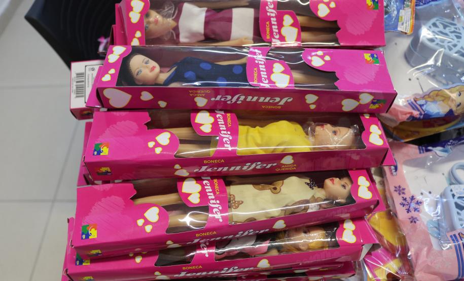 PM arrecada mais de 300 brinquedos e entrega para crianças de diversos bairros de Curitiba