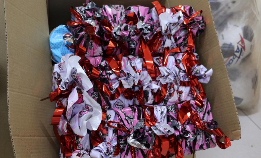 PM arrecada mais de 300 brinquedos e entrega para crianças de diversos bairros de Curitiba