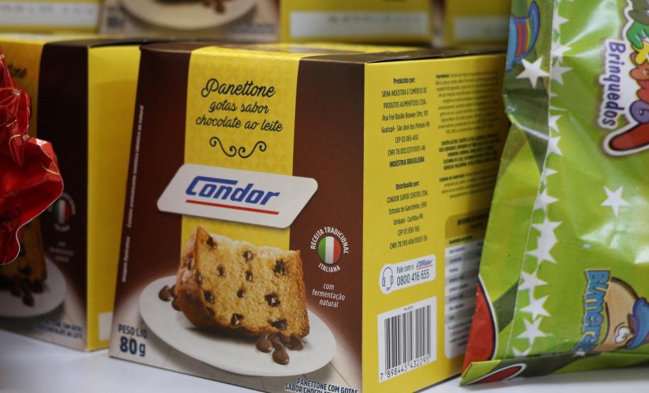 PM arrecada mais de 300 brinquedos e entrega para crianças de diversos bairros de Curitiba