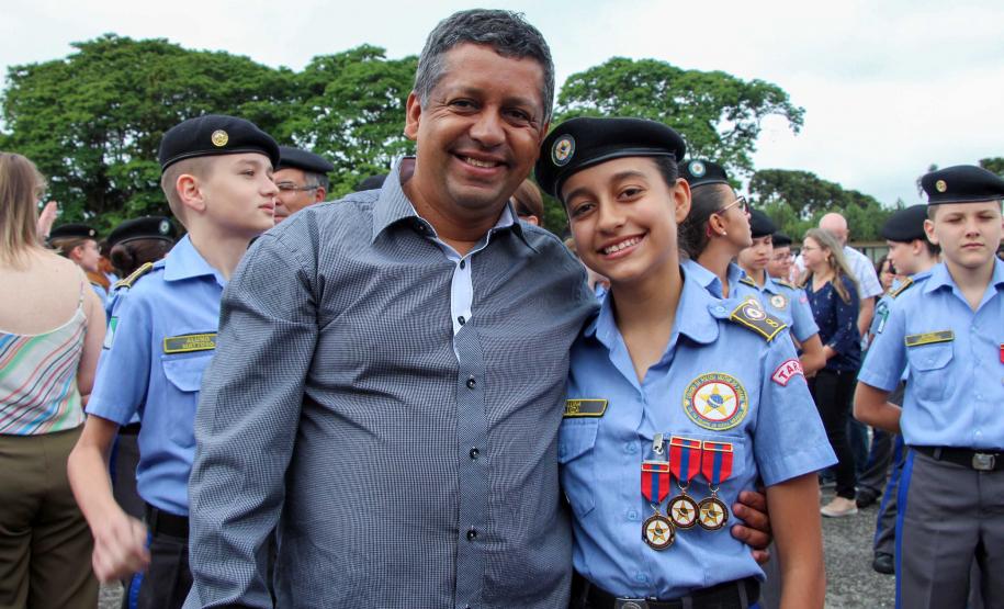 Colégio da PM em Curitiba forma 230 jovens no Ensino Médio durante solenidade militar na RMC