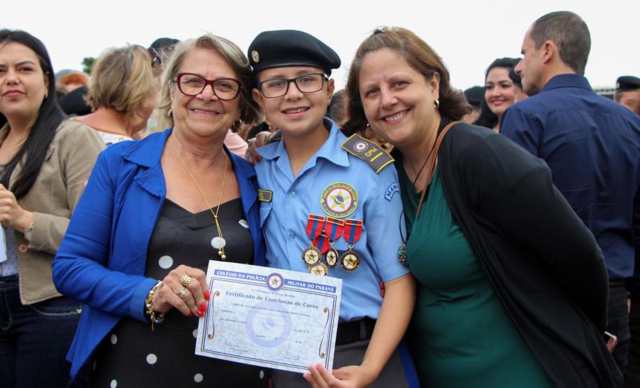 Colégio da PM em Curitiba forma 230 jovens no Ensino Médio durante solenidade militar na RMC