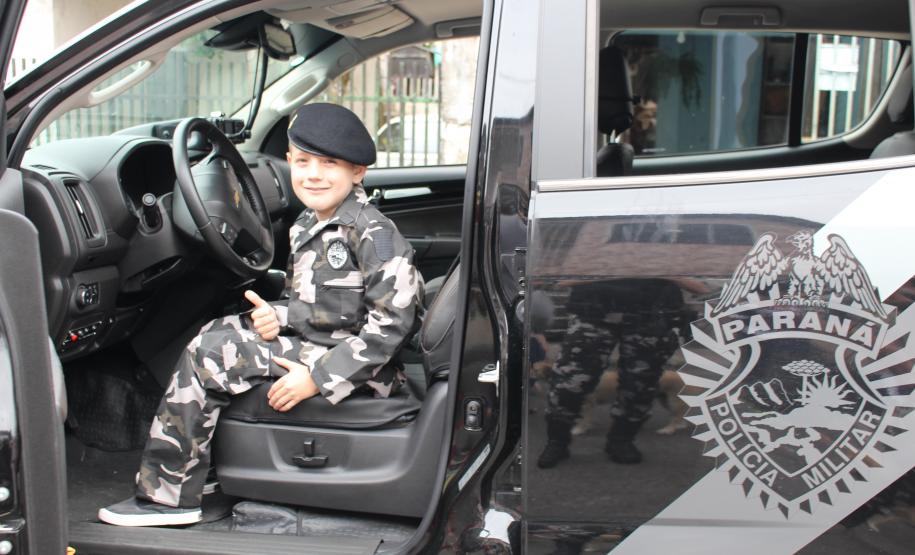 BOPE realiza sonho de crianças e entrega fardinha em Curitiba e na Região Metropolitana de Curitiba (RMC)