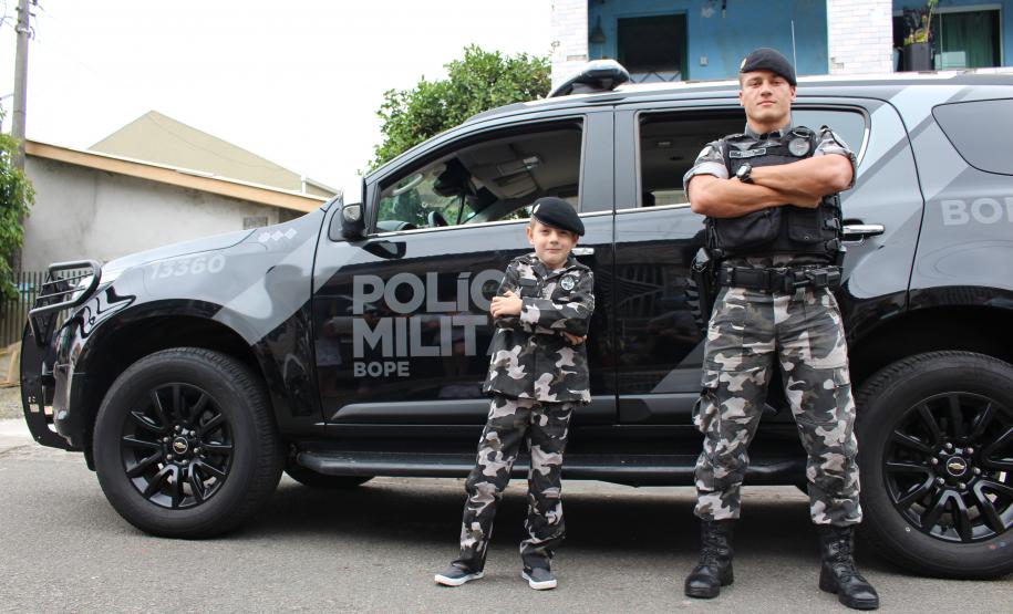 BOPE realiza sonho de crianças e entrega fardinha em Curitiba e na Região Metropolitana de Curitiba (RMC)