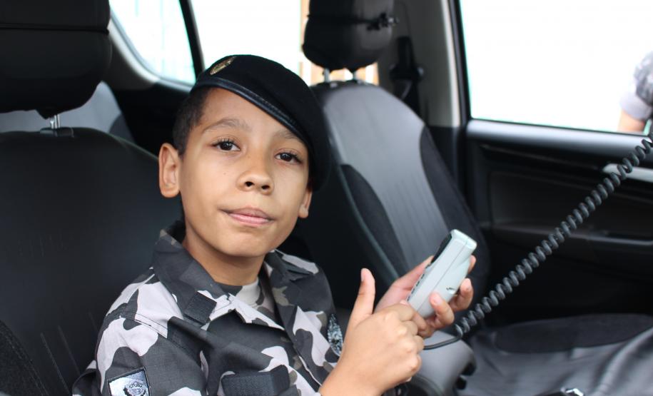 BOPE realiza sonho de crianças e entrega fardinha em Curitiba e na Região Metropolitana de Curitiba (RMC)