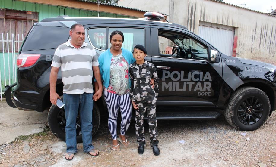 BOPE realiza sonho de crianças e entrega fardinha em Curitiba e na Região Metropolitana de Curitiba (RMC)