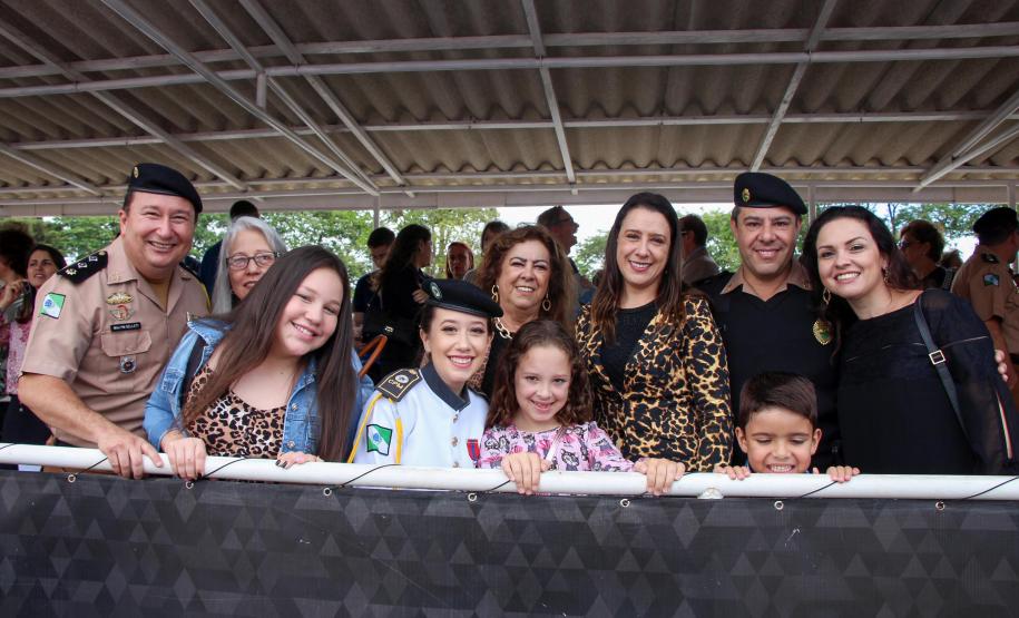 Colégio da PM em Curitiba forma 230 jovens no Ensino Médio durante solenidade militar na RMC