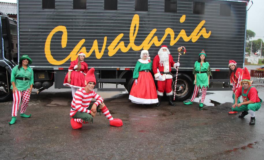 RPMon e BPTran arrecadam mais de seis mil brinquedos e fazem a alegria das crianças no Natal Itinerante em Curitiba