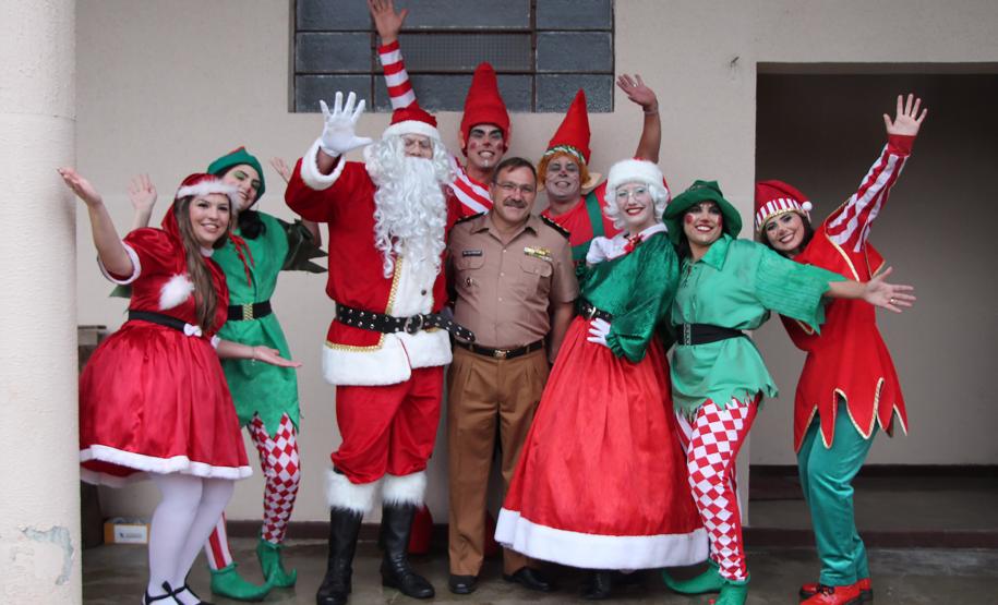 RPMon e BPTran arrecadam mais de seis mil brinquedos e fazem a alegria das crianças no Natal Itinerante em Curitiba