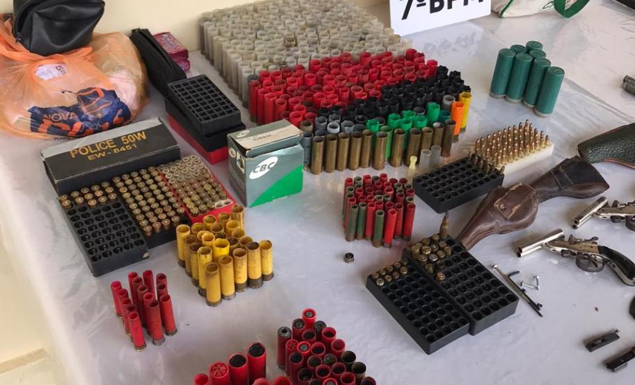 PM cumpre Mandados de Prisão e apreende oito armas de fogo e mais de 160 munições no Noroeste do estado