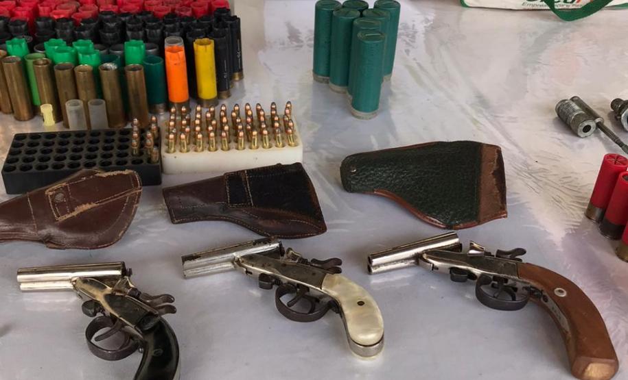 PM cumpre Mandados de Prisão e apreende oito armas de fogo e mais de 160 munições no Noroeste do estado