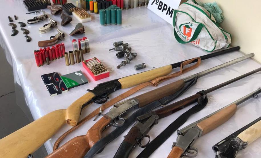 PM cumpre Mandados de Prisão e apreende oito armas de fogo e mais de 160 munições no Noroeste do estado