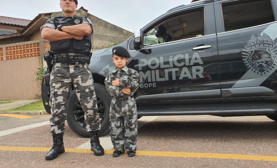 BOPE realiza sonho de crianças e entrega fardinha em Curitiba e na Região Metropolitana de Curitiba (RMC)