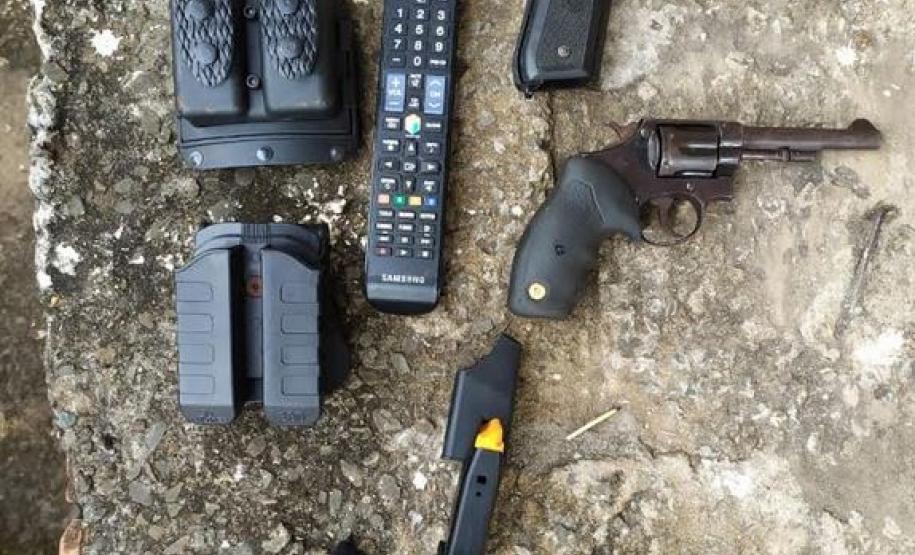 PM recuperam objetos roubados e prende dois homens envolvidos no crime em Londrina, no Norte do estado