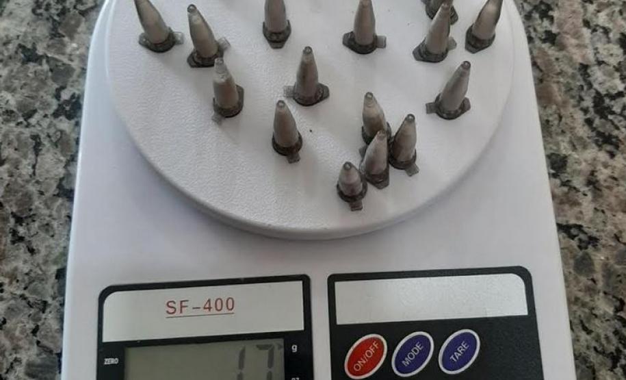 Cerca de 243 pinos de cocaína são apreendidos pela PM após cumprimento de Mandado Judicial em Apucarana, no Norte do estado