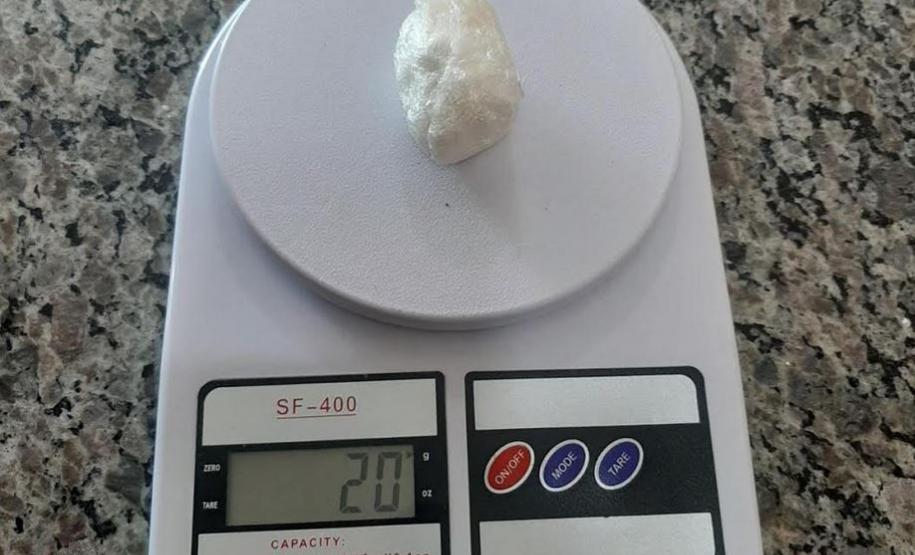 Cerca de 243 pinos de cocaína são apreendidos pela PM após cumprimento de Mandado Judicial em Apucarana, no Norte do estado