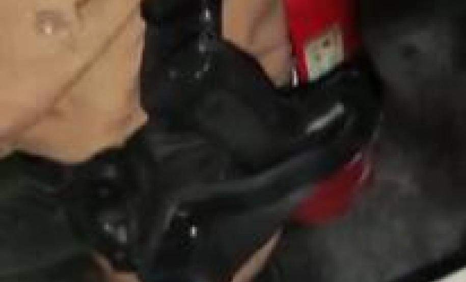 Equipe policial age rápido e cessa fogo que atingia apartamento durante a virada do ano em Matinhos (PR)