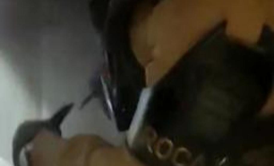 Equipe policial age rápido e cessa fogo que atingia apartamento durante a virada do ano em Matinhos (PR)