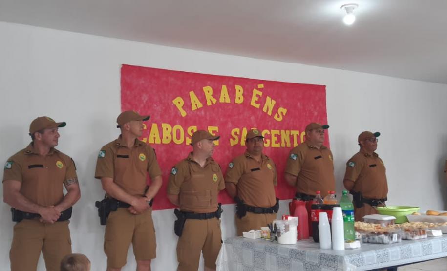 Policiais militares promovidos são homenageados durante solenidade em Pontal do Paraná (PR)