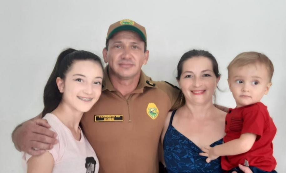 Policiais militares promovidos são homenageados durante solenidade em Pontal do Paraná (PR)