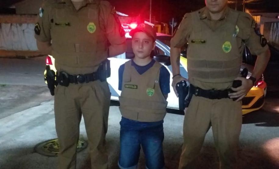 PM de Fazenda Rio Grande (RMC) visita pequeno fã em seu aniversário