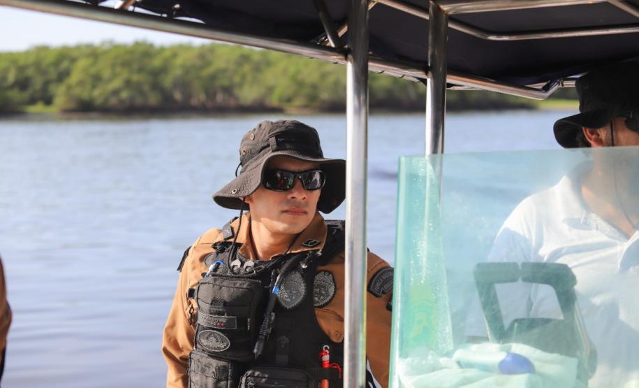 Comunidades que vivem em ilhas e áreas isoladas da Costa Leste do Paraná recebem atenção especial da PM