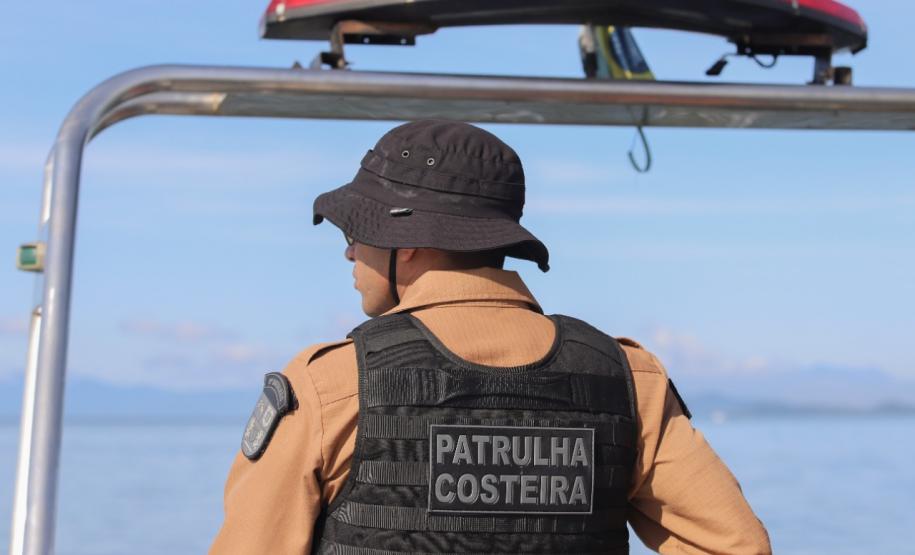 Comunidades que vivem em ilhas e áreas isoladas da Costa Leste do Paraná recebem atenção especial da PM