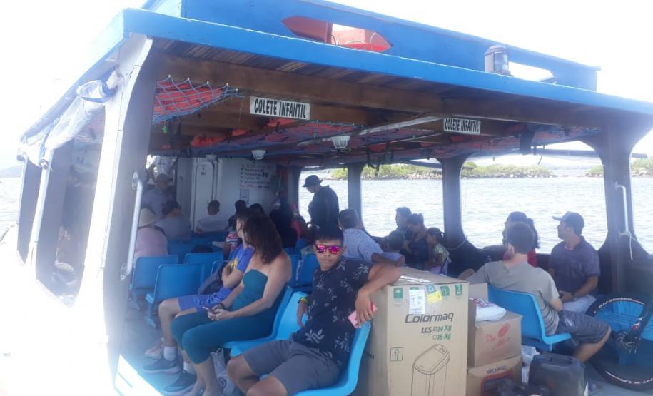 Mulher envolvida com tráfico de drogas é flagrada pela Patrulha Costeira em embarcação na Baía de Paranaguá