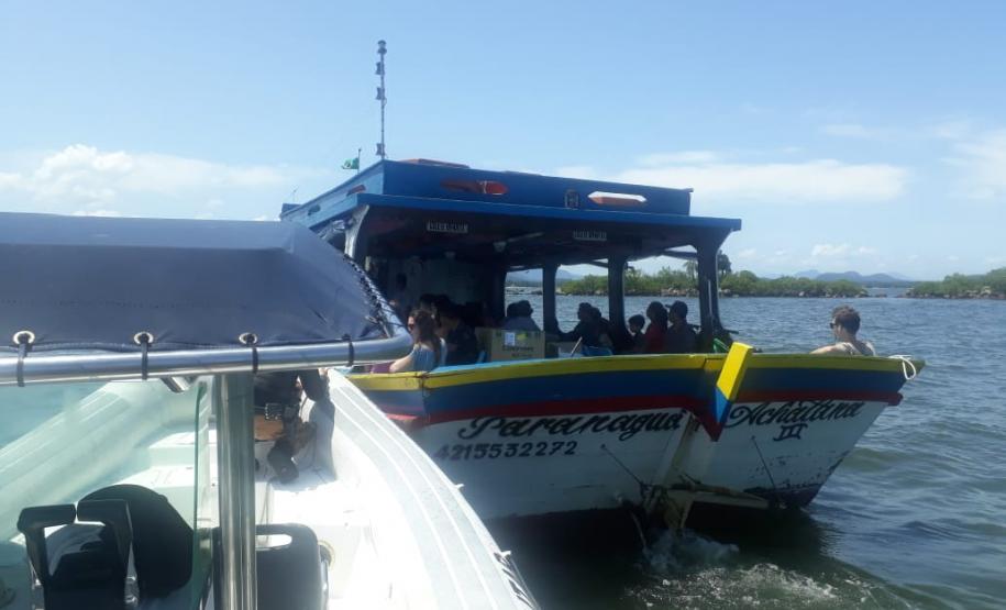 Mulher envolvida com tráfico de drogas é flagrada pela Patrulha Costeira em embarcação na Baía de Paranaguá