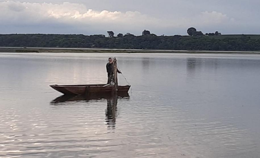 BPAmb-FV prende três pessoas e apreende mais de 60 quilos de peixe e 350 metros de rede no Norte do estado