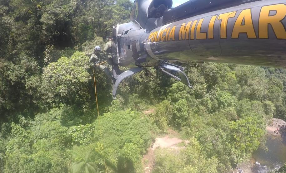 Mulher que caiu do Salto dos Macacos é resgatada e encaminhada pelo BPMOA