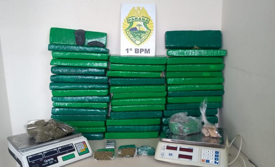Em Ponta Grossa (PR) PM apreende mais de 52 quilos de drogas com o apoio de cão de faro