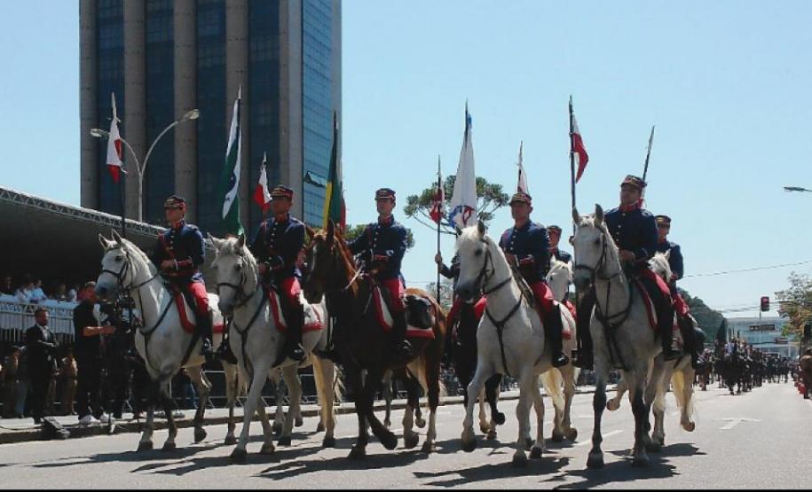 DESFILE MONTADO 7 DE SETMBRO