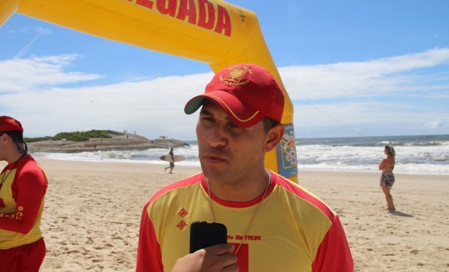 Desafio da Pedra do Cristo estimula competição entre guarda-vidas do Corpo de Bombeiros em Guaratuba