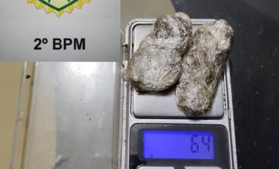 Homem é preso pela PM com crack, maconha e munições em sua residência em Florestópolis (PR)