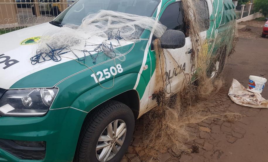 Polícia Ambiental prende homem após pescar peixes nativos no Sudoeste do estado; uma arma de fogo foi apreendida