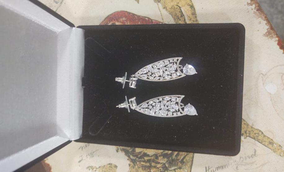 Trio é preso pela PM e diversos objetos roubados recuperados em Fazenda Rio Grande, na RMC