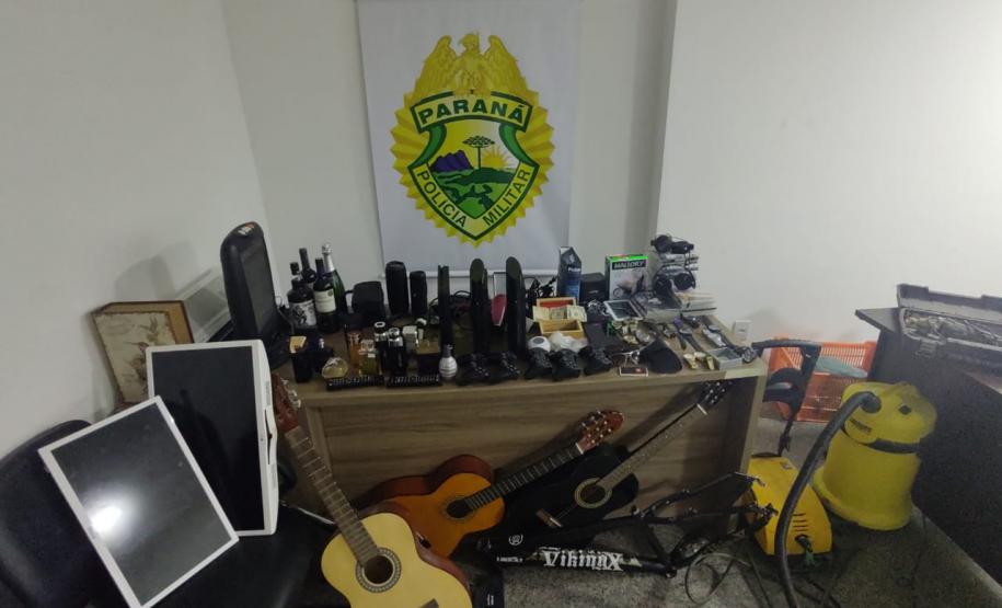 Trio é preso pela PM e diversos objetos roubados recuperados em Fazenda Rio Grande, na RMC