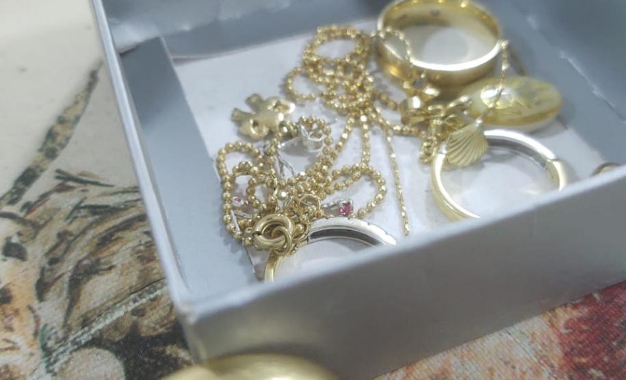 Trio é preso pela PM e diversos objetos roubados recuperados em Fazenda Rio Grande, na RMC