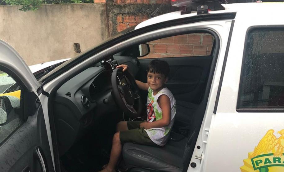 PM participa de aniversário de pequeno fã em Matinhos, no Litoral do Paraná