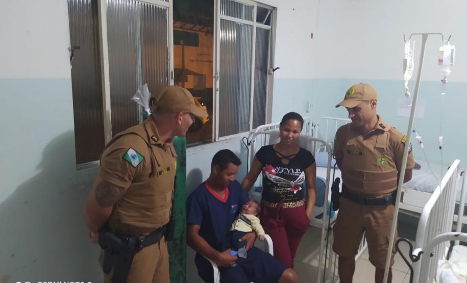 Policiais militares salvam vida de bebê engasgado em Guaratuba (PR), no litoral do estado