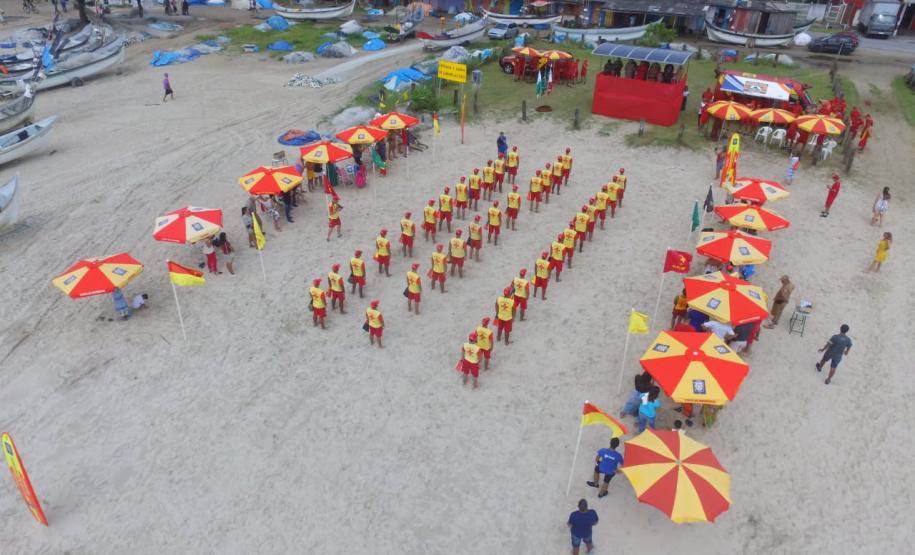 Corpo de Bombeiros forma nova turma de guarda-vidas