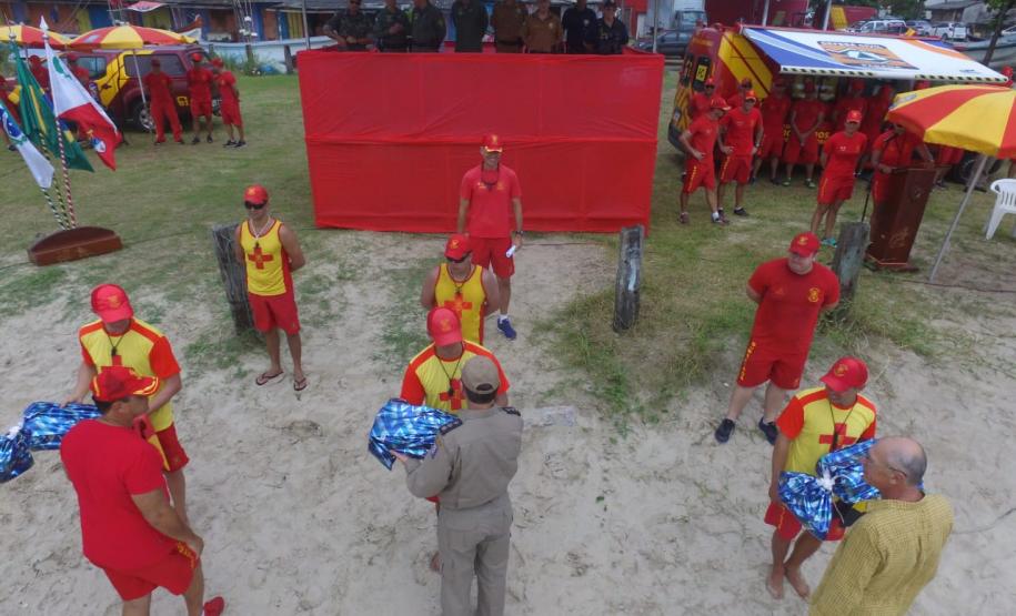 Corpo de Bombeiros forma nova turma de guarda-vidas