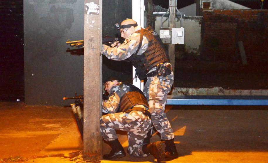 Em Maringá (PR), 4º Batalhão aplica treinamento para intervenção em roubos a banco