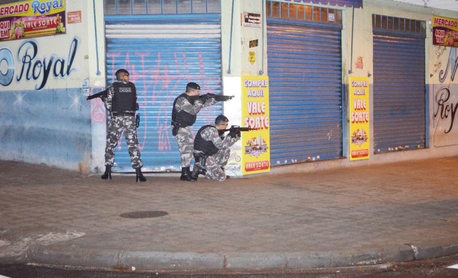 Em Maringá (PR), 4º Batalhão aplica treinamento para intervenção em roubos a banco