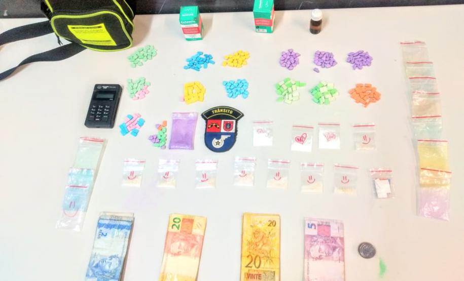 Policial militar prende homem e apreende mais de 300 comprimidos de drogas no bairro Jardim Botânico em Curitiba