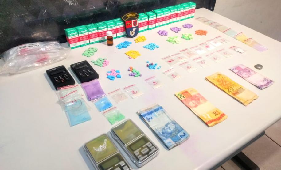 Policial militar prende homem e apreende mais de 300 comprimidos de drogas no bairro Jardim Botânico em Curitiba