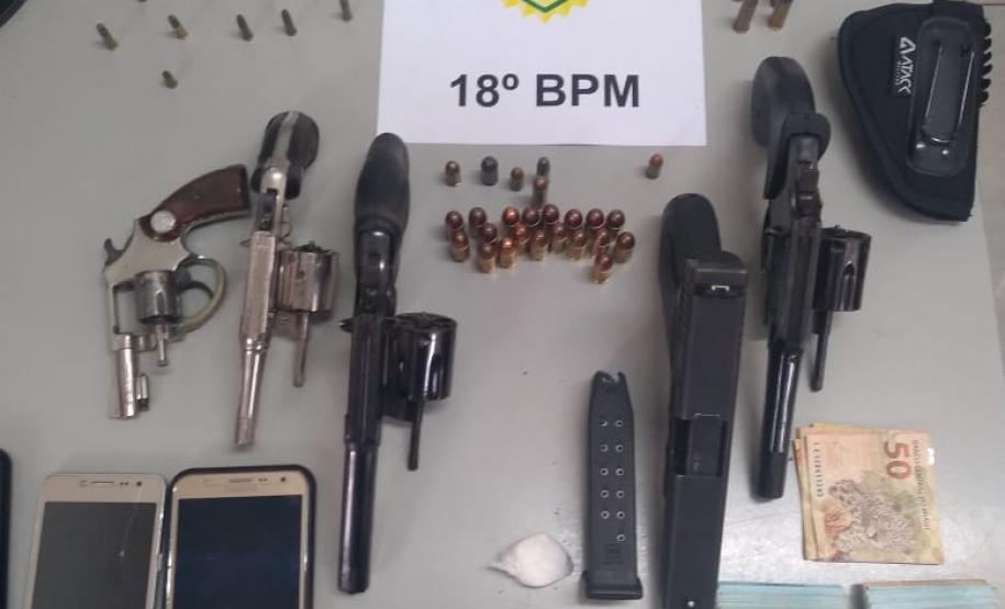 PM deflagra Operação Saturnal contra o tráfico de drogas e apreende armas, drogas e R$ 9,8 mil em dinheiro