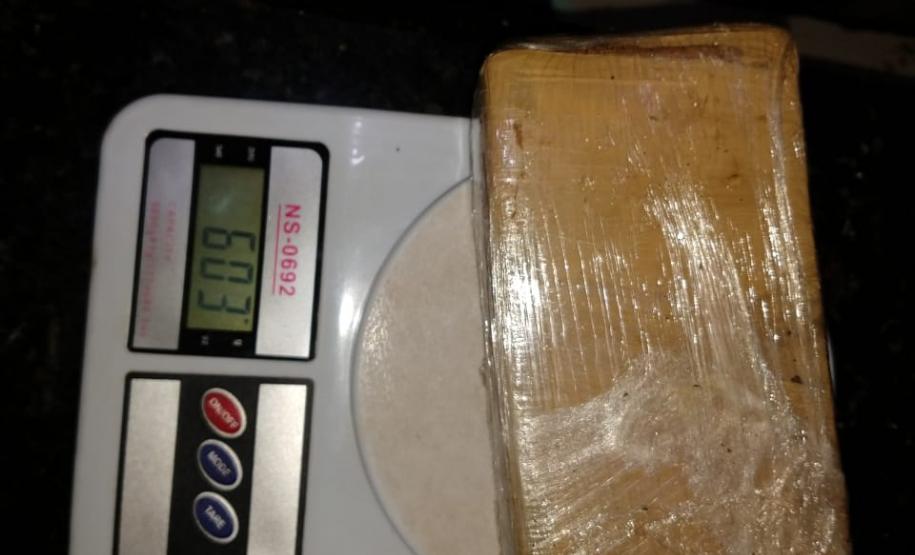 PM aborda ponto de venda de drogas e prende quatro pessoas em Jardim Alegre e Lunardelli, no Centro-Norte do estado