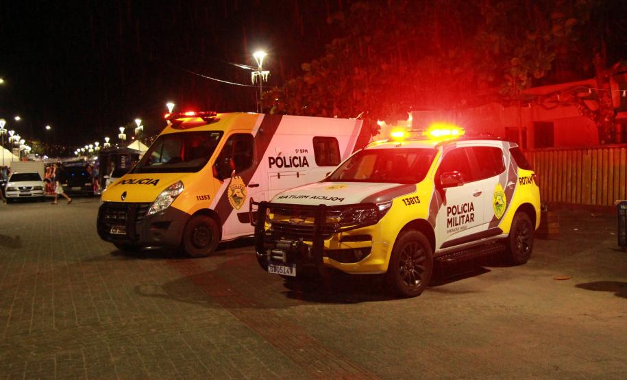 Com reforço da PM, multidões curtem terceiro dia de Carnaval no Paraná com mais segurança e diversão